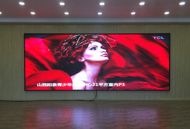 LED顯示屏室內(nèi)全彩舞臺(tái)酒吧廣告屏幕、會(huì)議p2p2.5p3p4p5電子屏花屏有哪些原因？